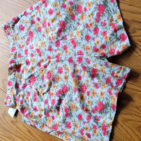 Cute colorful shorts/skort. Size 5 junior. Tennis. Pickleball. Golf. - Picture 4 of 7